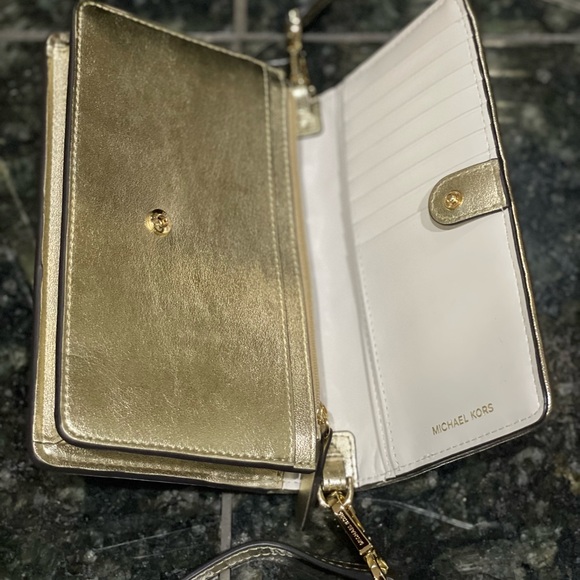 NWOT Michael Kors cross body bag! - Picture 4 of 5